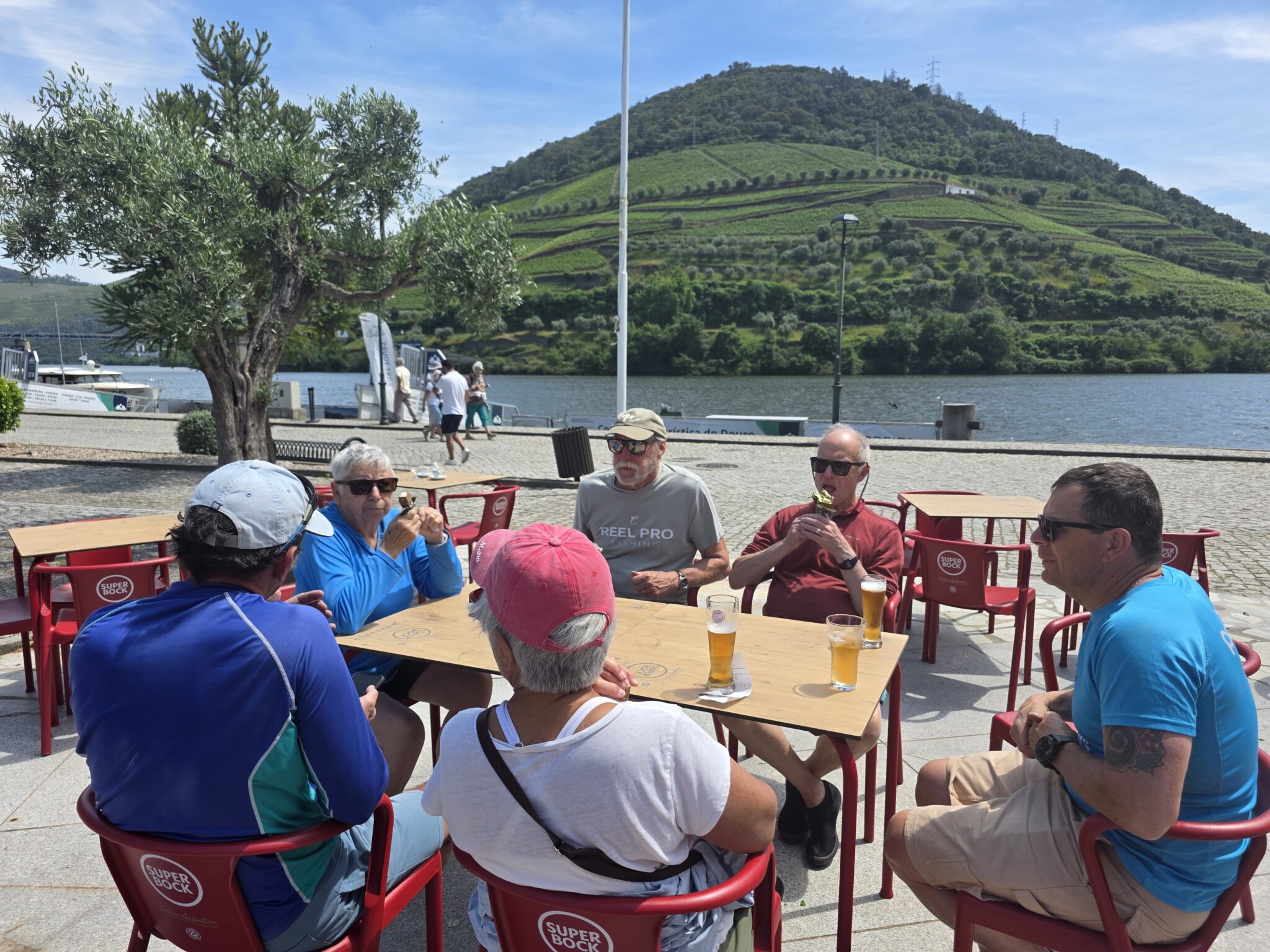 Relaxing after paddle at Pinhao