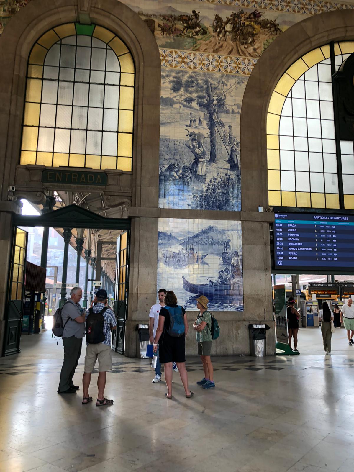 Sao Bento Station
